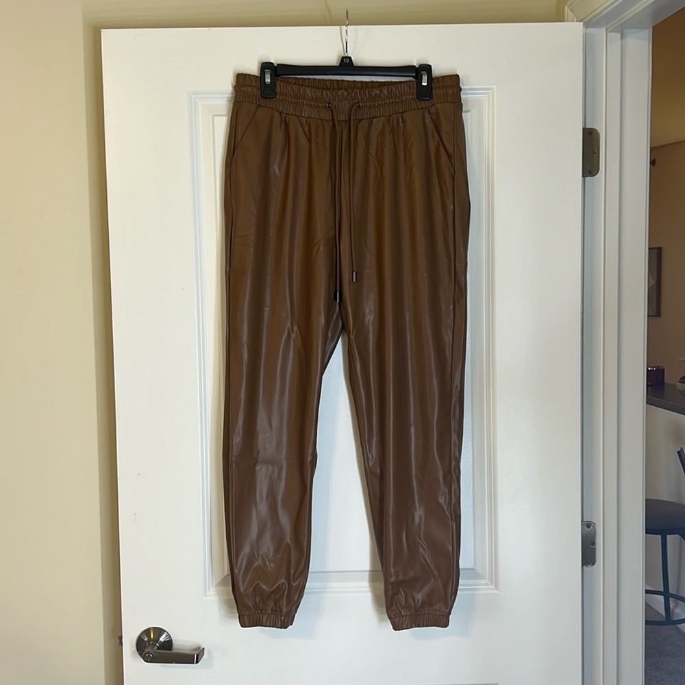 Nine west leather jogger - M